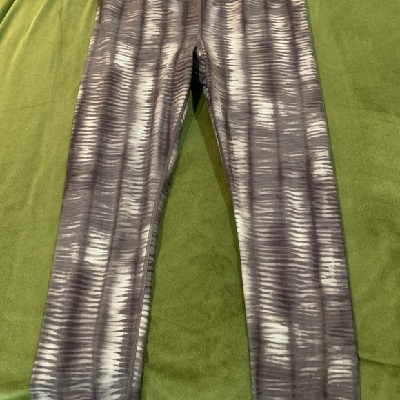 Athleta Gray Patterned Leggings - Picture 1 of 4